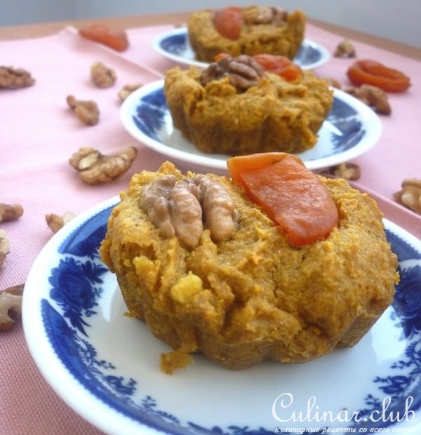 Морковные кексы с орехами и курагой