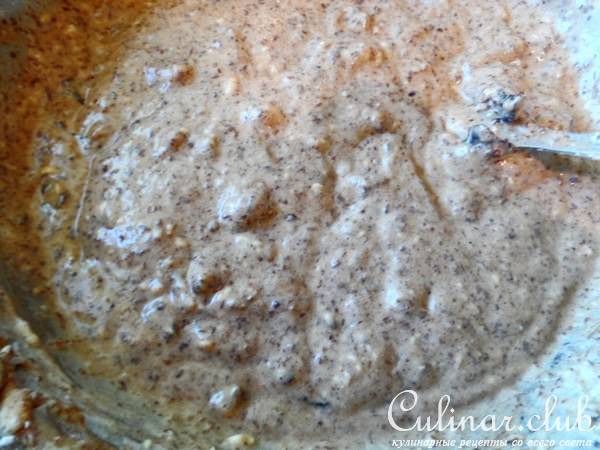Шоколадный кекс-пирог с черносливом и орехами.