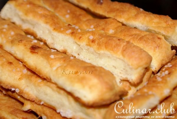 Слоёные сырные палочки