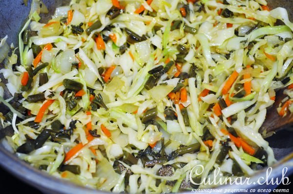 Пирожки с папоротником и капустой по-камчатски