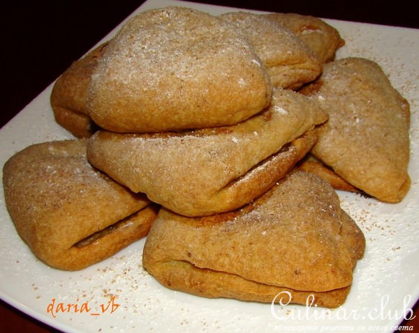 Творожные слойки с ломтиками ананаса