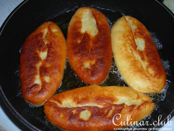 Жареные пирожки с картошкой и печёнкой