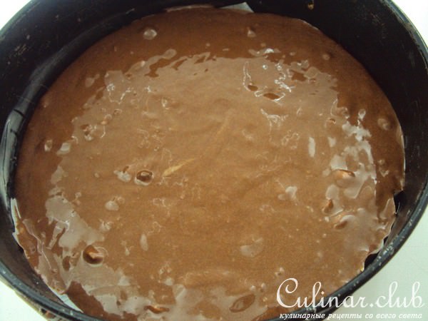 Пирожное с брауни и муссом из молочного шоколада и карамели /Дуэль