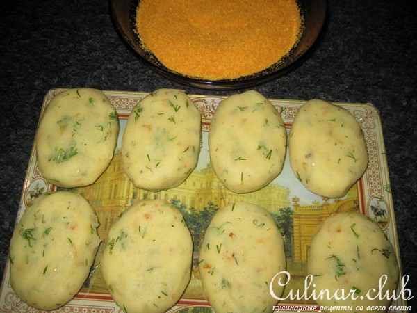 Картофельные котлеты с грибным соусом
