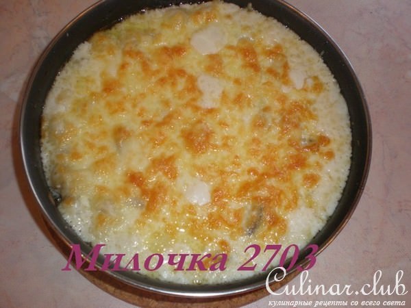 Пельмени в сливочно-грибном соусе.