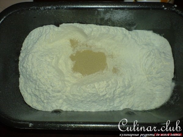 Хлеб с маслинами и маринованным перцем