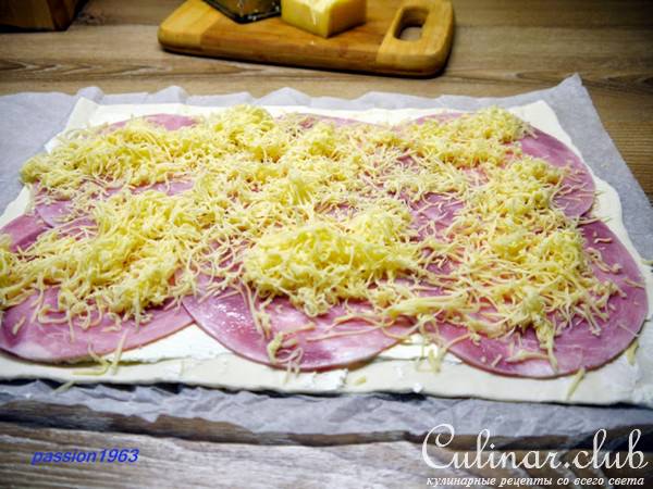 Быстрый струдель с ветчиной и сыром