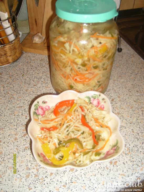 Капуста маринованная,пряная.