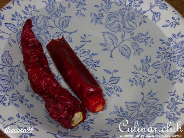 Теплый салат из куриных желудков с картофелем и грибами