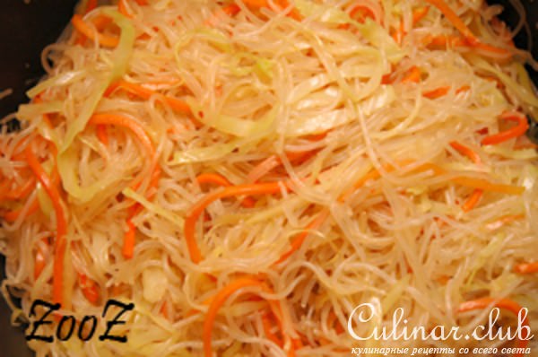 Салат с фунчозой