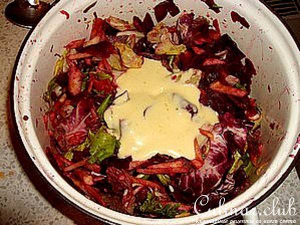 Мясной салат с апельсинами и свеклой