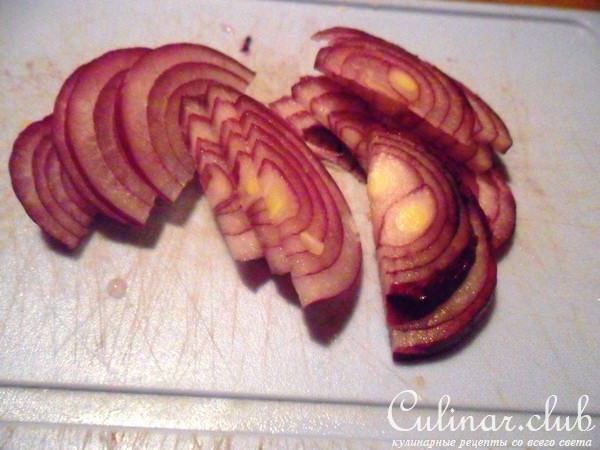 Салат из сельди, картофеля с перепелиными яйцами