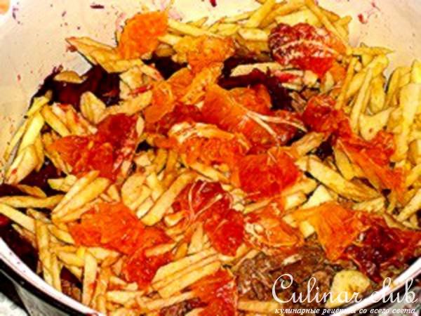 Мясной салат с апельсинами и свеклой