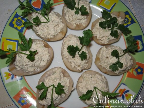Салат из курицы в грушах