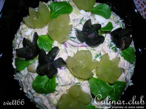 Салат с куриной грудкой, пекинской капустой и сладкой ноткой ( быстро, просто и неожиданно вкусно)
