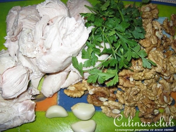 Салат из курицы в грушах