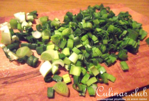 Салат из сельди, картофеля с перепелиными яйцами