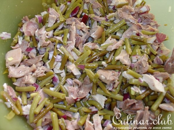Мясной салат с черемшой.