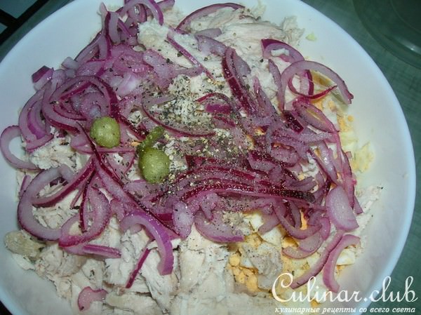Салат с куриной грудкой, пекинской капустой и сладкой ноткой ( быстро, просто и неожиданно вкусно)