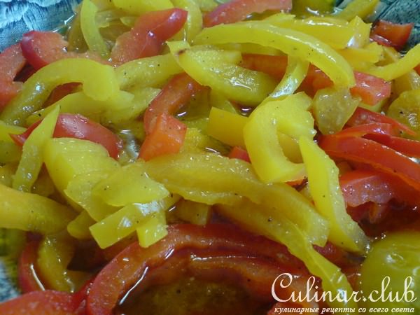 Салат из куриной грудки,риса и маринованного перца