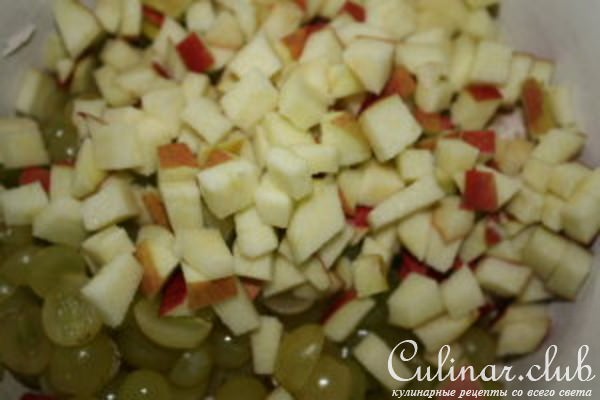Салат из курицы и винограда