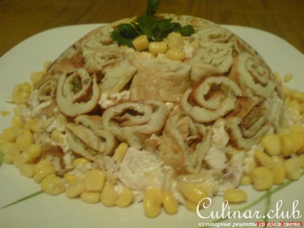 Куриный салат с блинчиками
