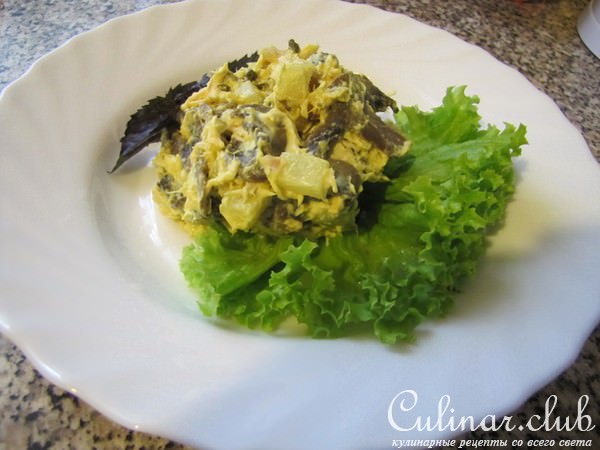 Салат из курицы с карри