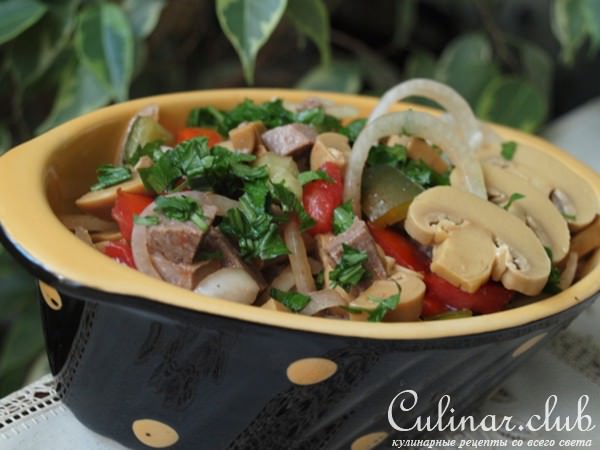 Салат из языка с шампиньонами
