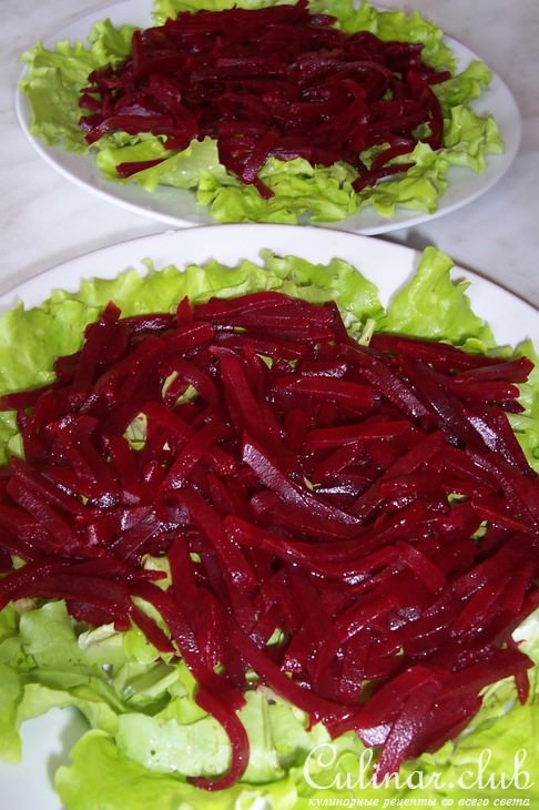 Салат из маринованной свеклы