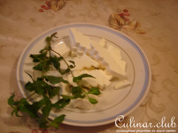 Салат из кольраби с яблоком и грецкими орехами