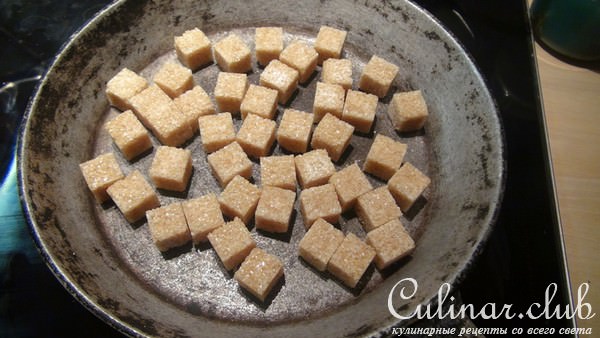 Яблочный пирог с карамелью