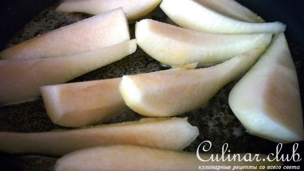 Пирог с грушами,на маково-ореховой подушке,сыром и клюквой (Для Sweta1)