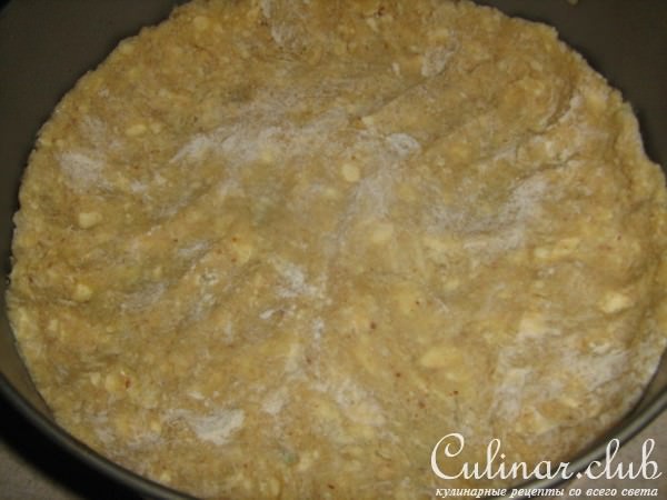 Яблочный пирог с миндальным кремом.
