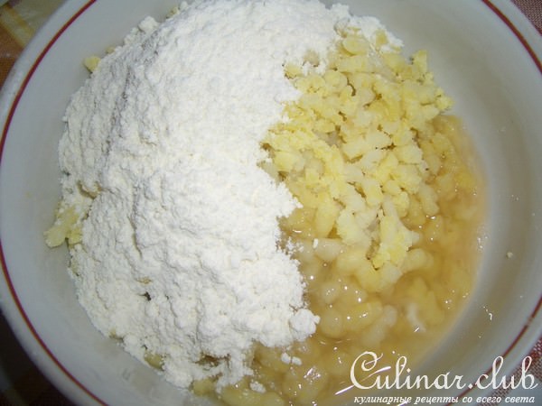 Свекольный суп с картофельной лапшой