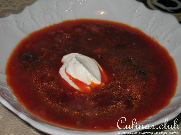 Постный быстрый борщ с грибами и черносливом