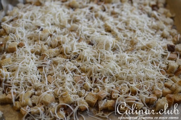 Быстрый грибной суп-пюре с сухариками с сыром.