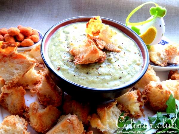 Чесночный французский суп с крутонами