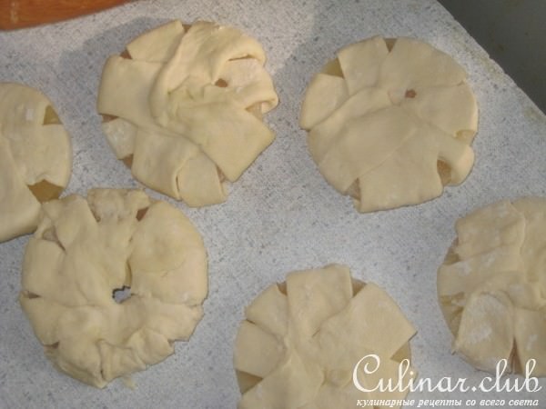 Пироженки с ананасом.