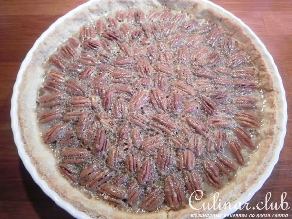 Тарт с карамелью и орехами пекан