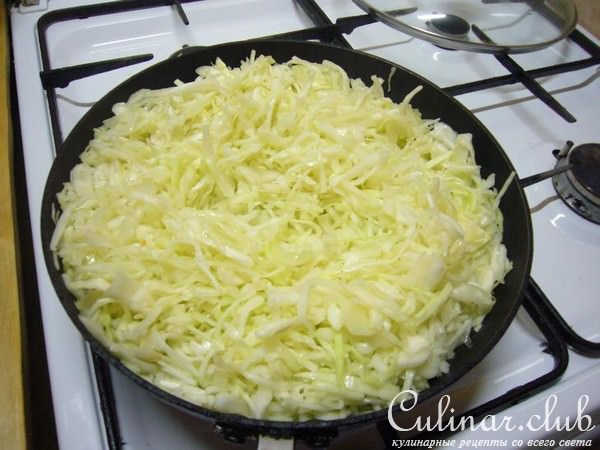 Пирог с кислой капустой