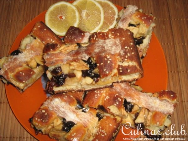 ПИРОГ с яблоком, айвой и черносливом