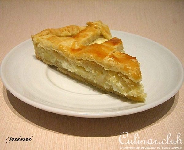 пирог с картофелем , брынзой и печеным чесноком