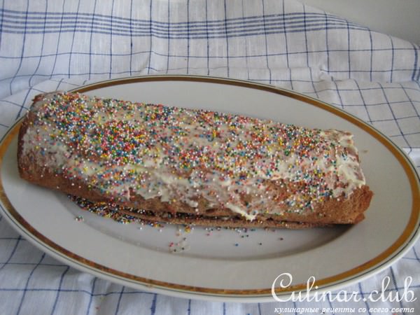 Рулет со сливочным кремом и бананами