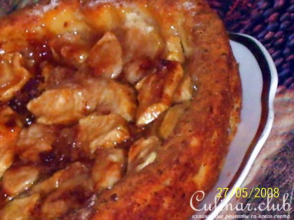 Открытый пирог с яблоками и корицей