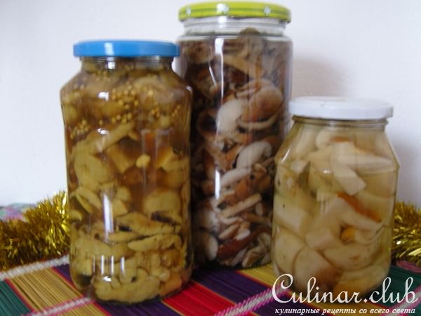 Грибы маринованные с чесноком